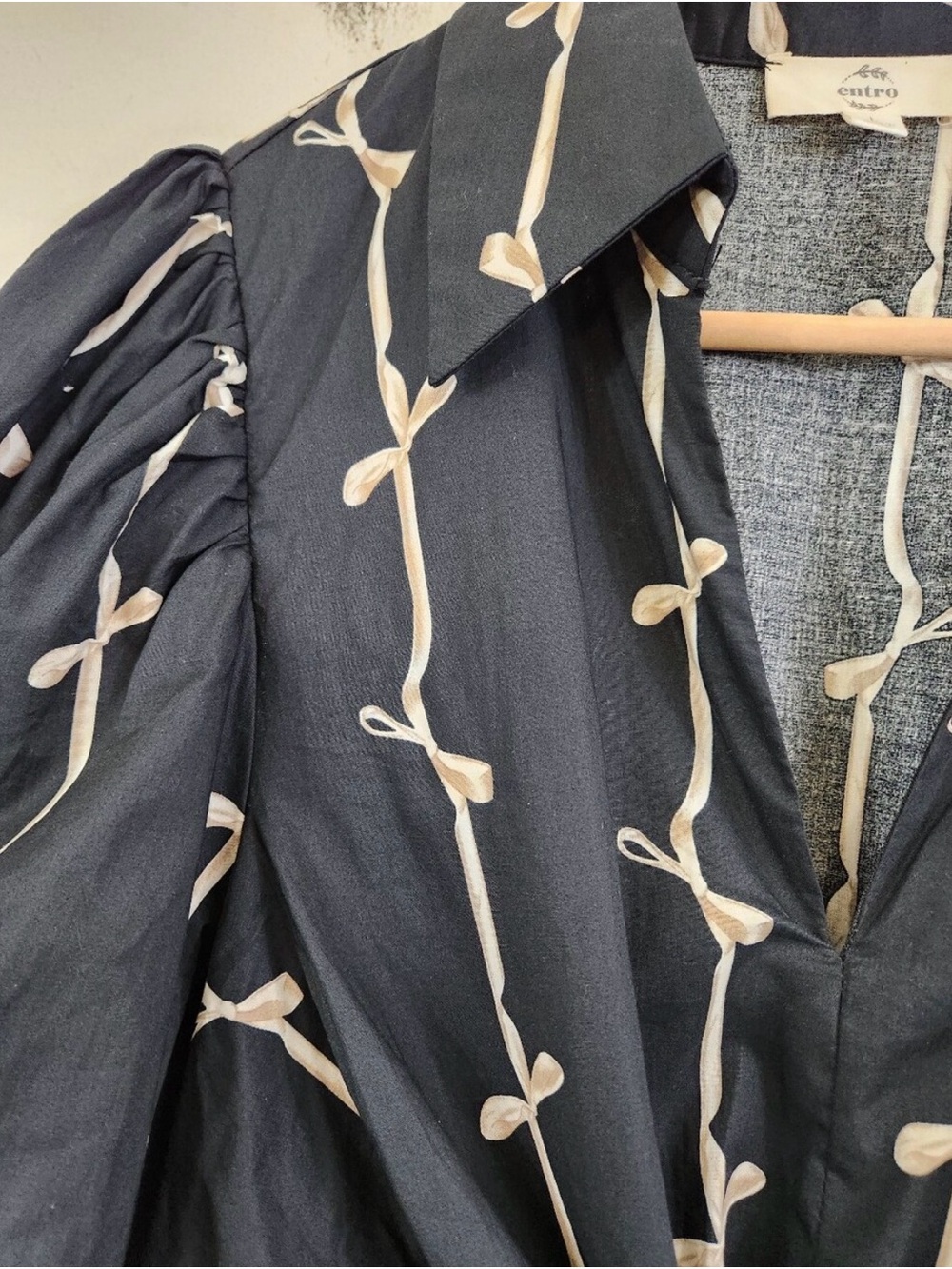 Entro Black Tie-Waist Printed Midi Dress - Picture 4 of 5